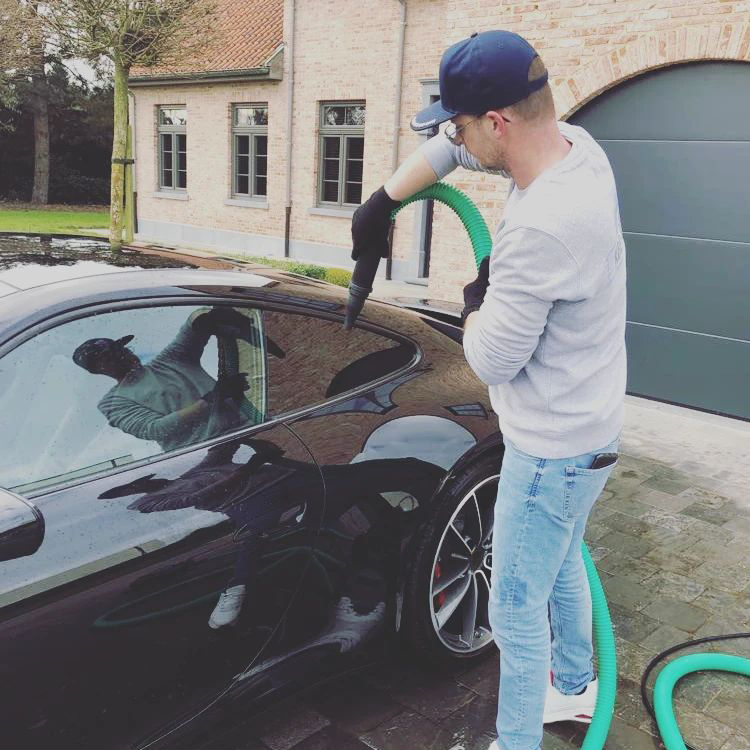 Auto handwas buitenkant basis